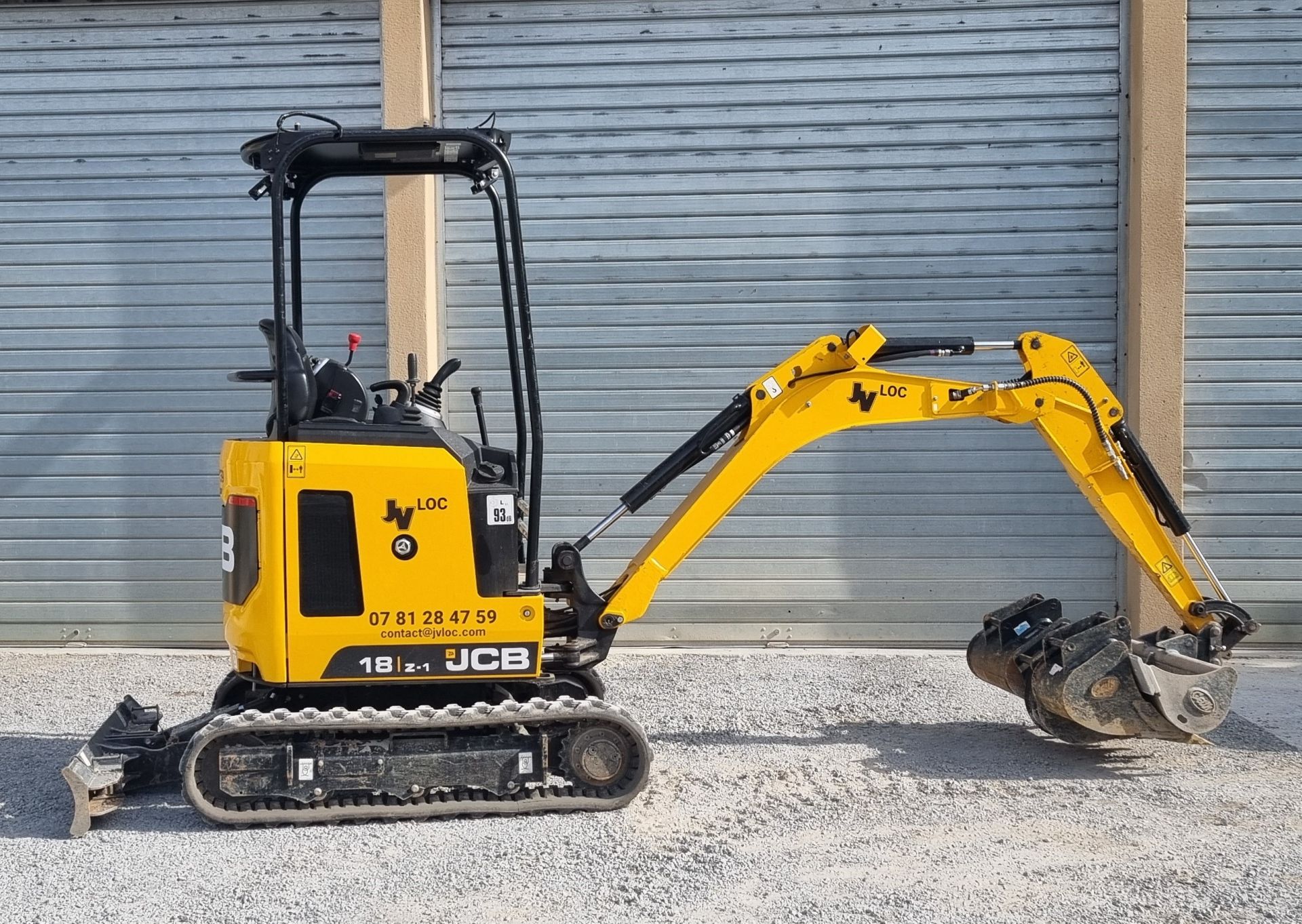 Mini-pelle JCB 1T7